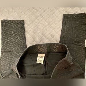 Victoria’s Secret Pink leggings